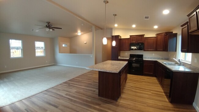 Foto del edificio - 3 Bedroom 2 Bath Home
