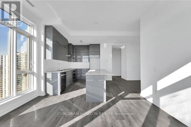 Building Photo - 55 Duke St W