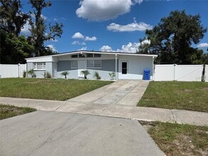 Building Photo - 1103 Teakwood Ave