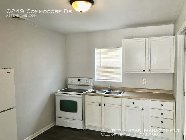 Building Photo - 6249 Commodore Dr