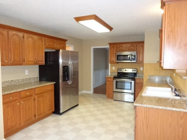 Building Photo - 7525 Saddlebrooke Drive