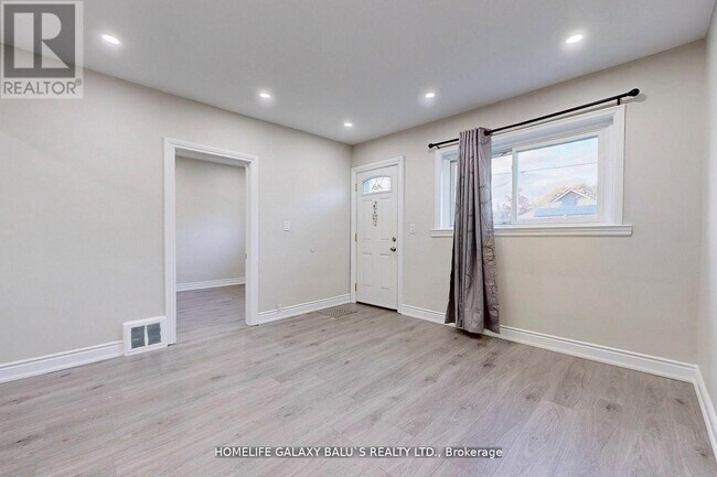 Building Photo - 287 Olive Ave