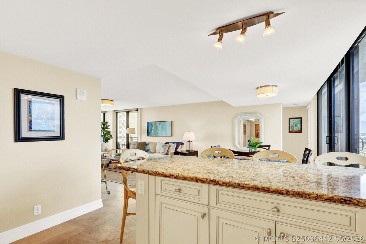 Building Photo - 3000 N Ocean Dr