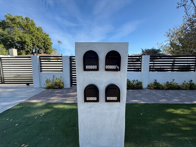 Foto del edificio - Secluded 3/2 in the heart of Sylmar