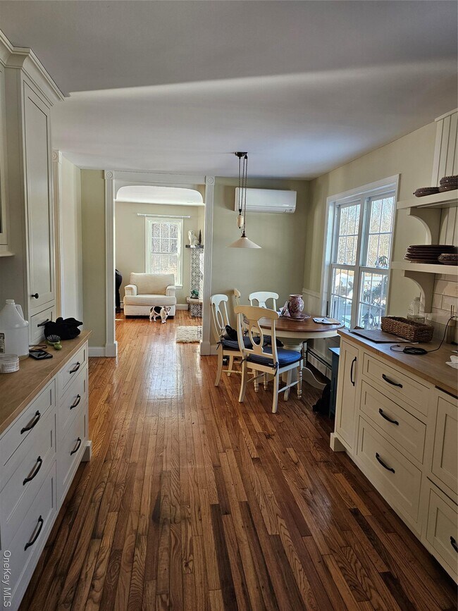 Building Photo - 19 Telsar Ln