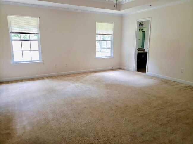 Foto del edificio - 28 Baywood Ln