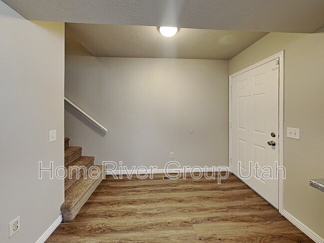 Building Photo - 4247 S Hwy 89