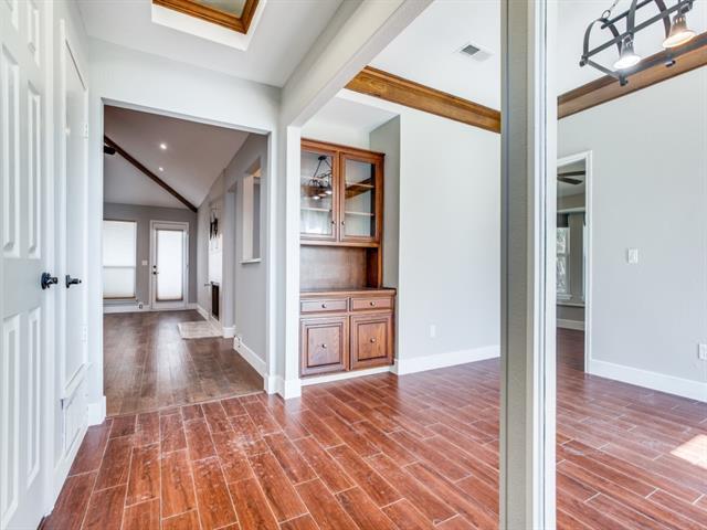 Building Photo - 1319 Sandy Creek Dr
