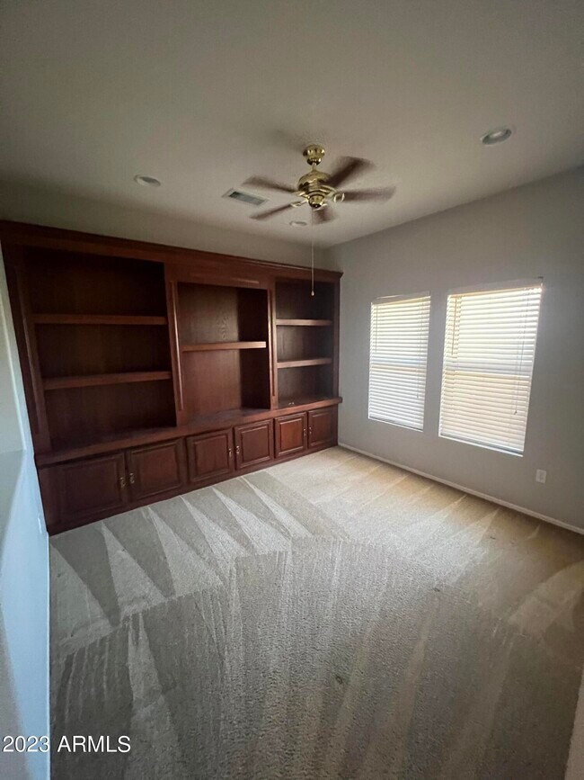 Building Photo - 15771 W Mill Valley Ln