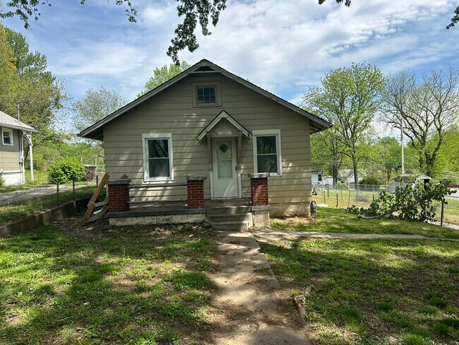 Building Photo - 139 N Ditzler Ave