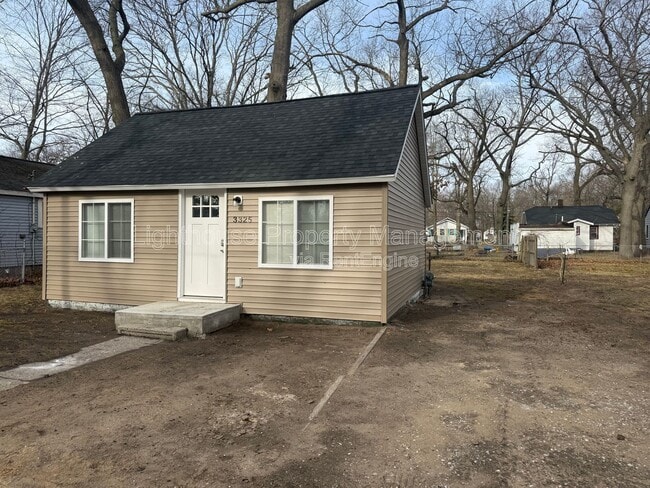 Building Photo - 3325 9th St