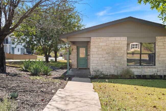 Foto del edificio - 5741 Pinon Vista Dr