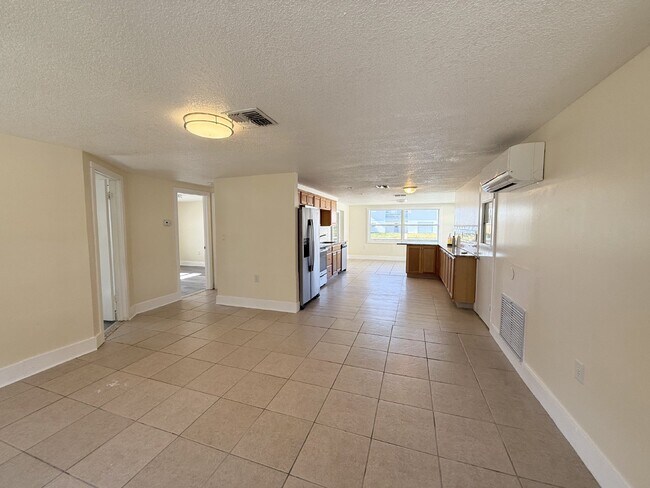 Foto del edificio - "Charming 3-Bedroom Home with Granite Countertops on Sunfish Drive, Hudson, FL!"