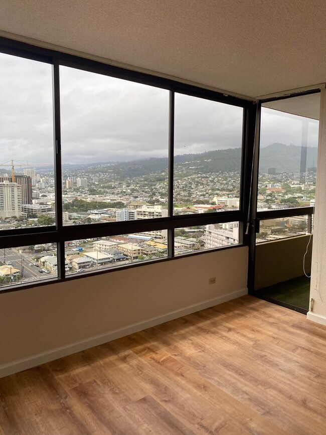 Foto del edificio - 2499 Kapiolani Blvd