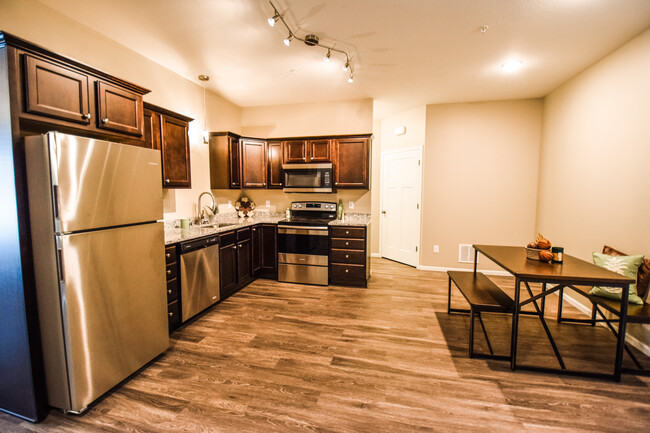 Building Photo - 636 Castle Pines Dr