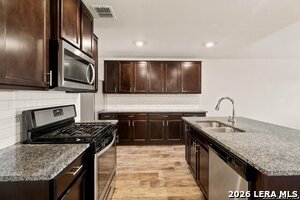 Building Photo - 8106 Chestnut Blue