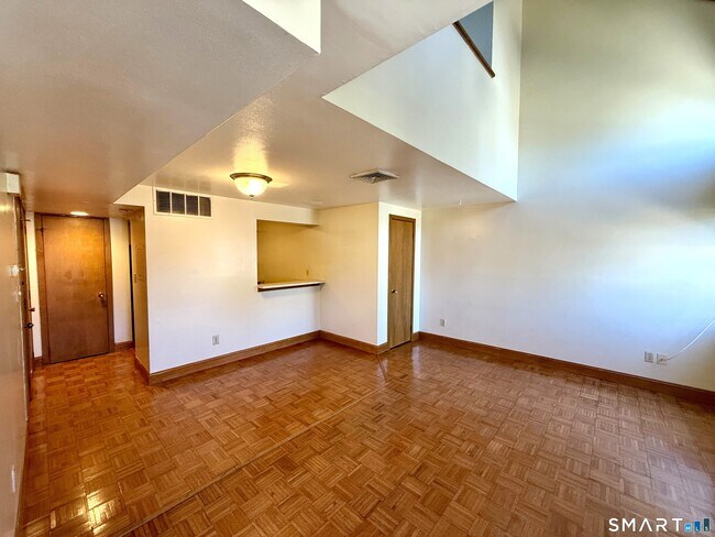 Building Photo - 105 Tremont Ave