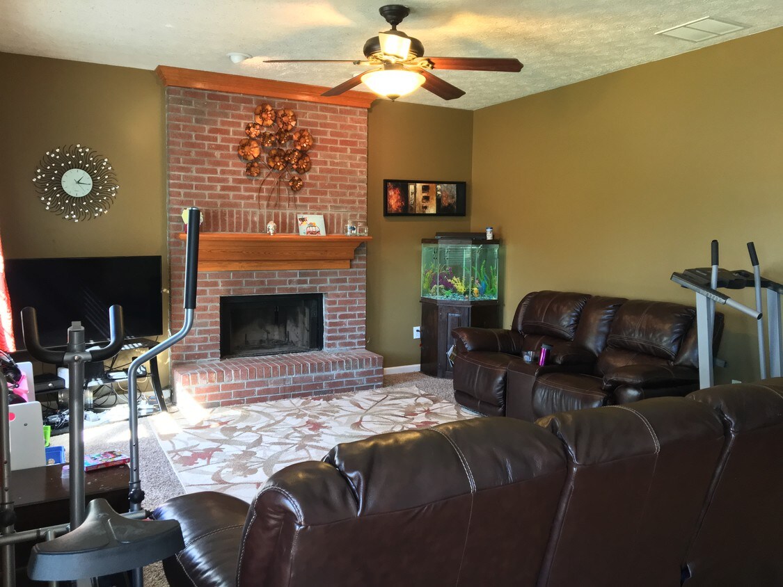 Living room - 12126 Limestone Dr