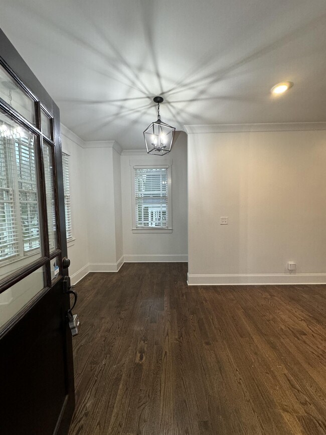 Building Photo - 132A Woodmont Blvd