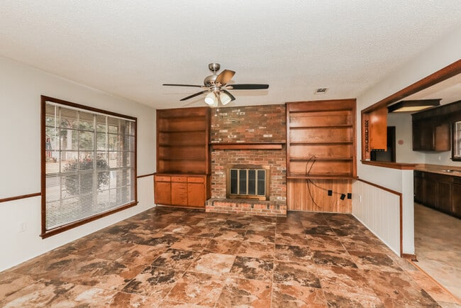 Building Photo - 509 Bruin Ave