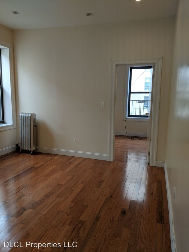 Building Photo - 255 Martense St