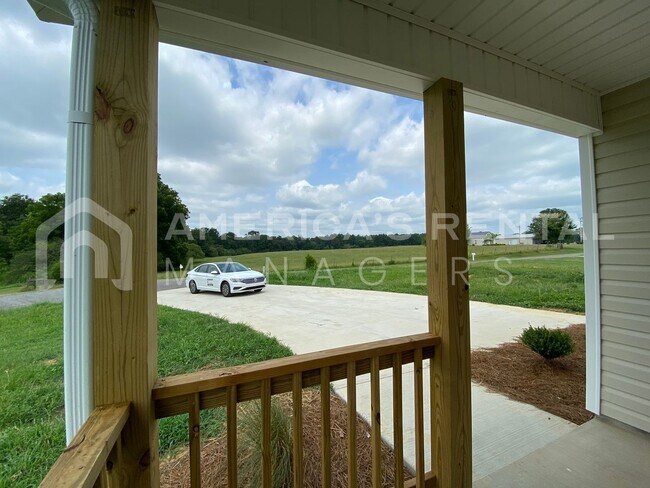 Building Photo - Home for Rent in Logan, AL!!! Minutes from...