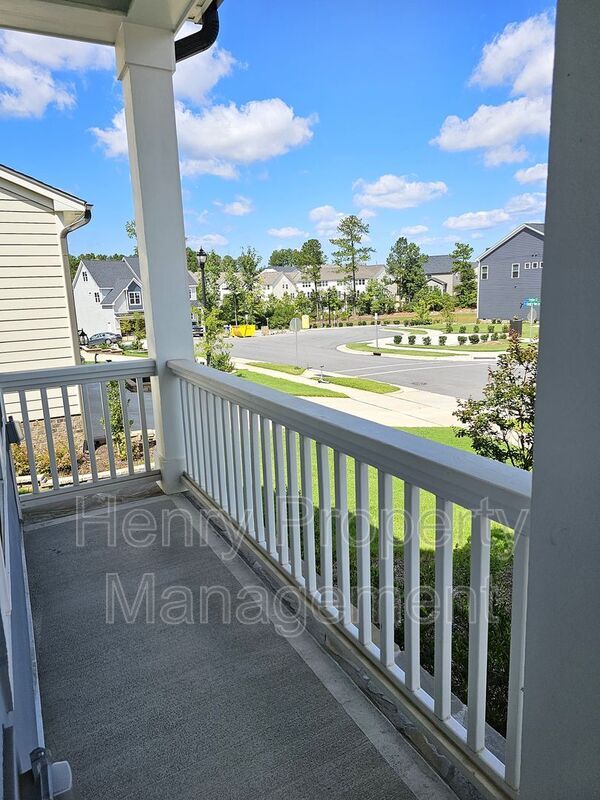 Building Photo - 1600 Ferntree Ct