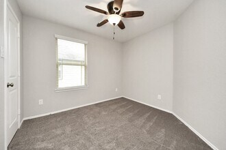 Building Photo - 16130 Beachside Pl