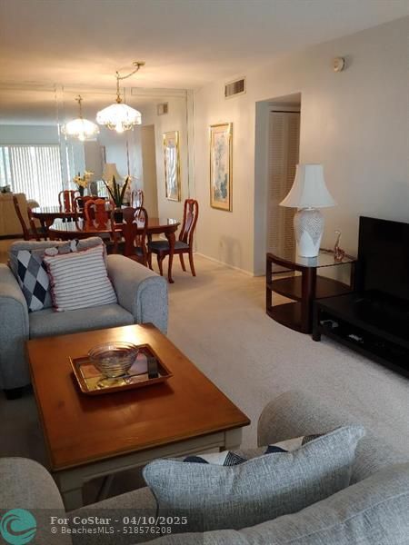 Foto del edificio - 3300 N Palm Aire Dr