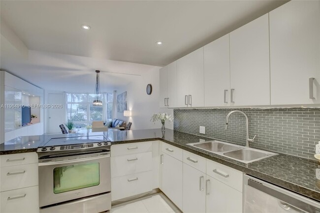 Foto del edificio - 3375 N Country Club Dr