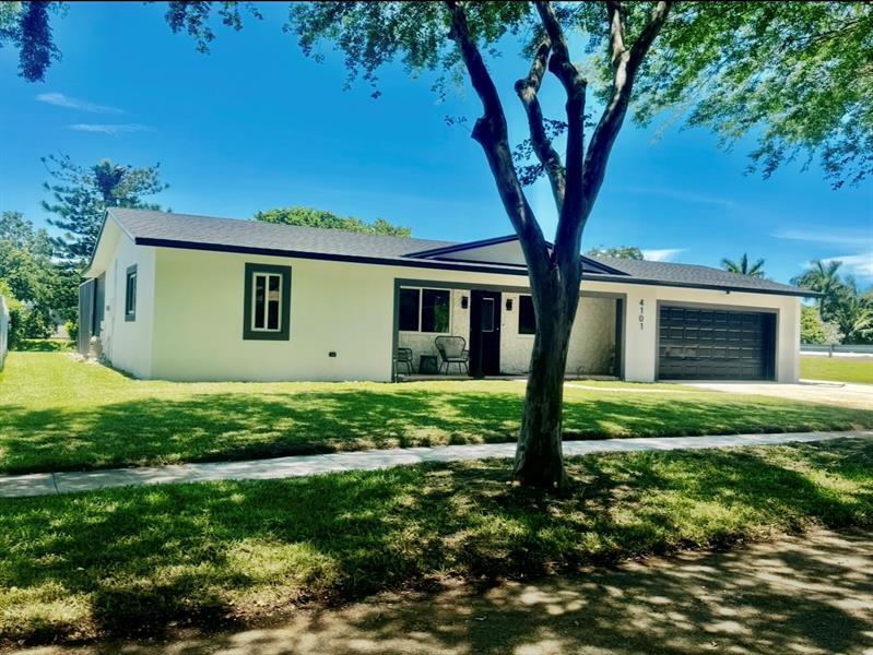 Foto principal - 4101 NW 10th St