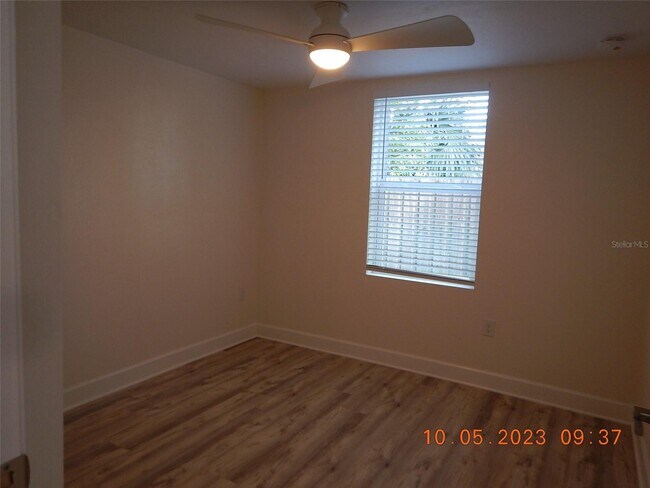 Building Photo - 520 NW 27th Ave