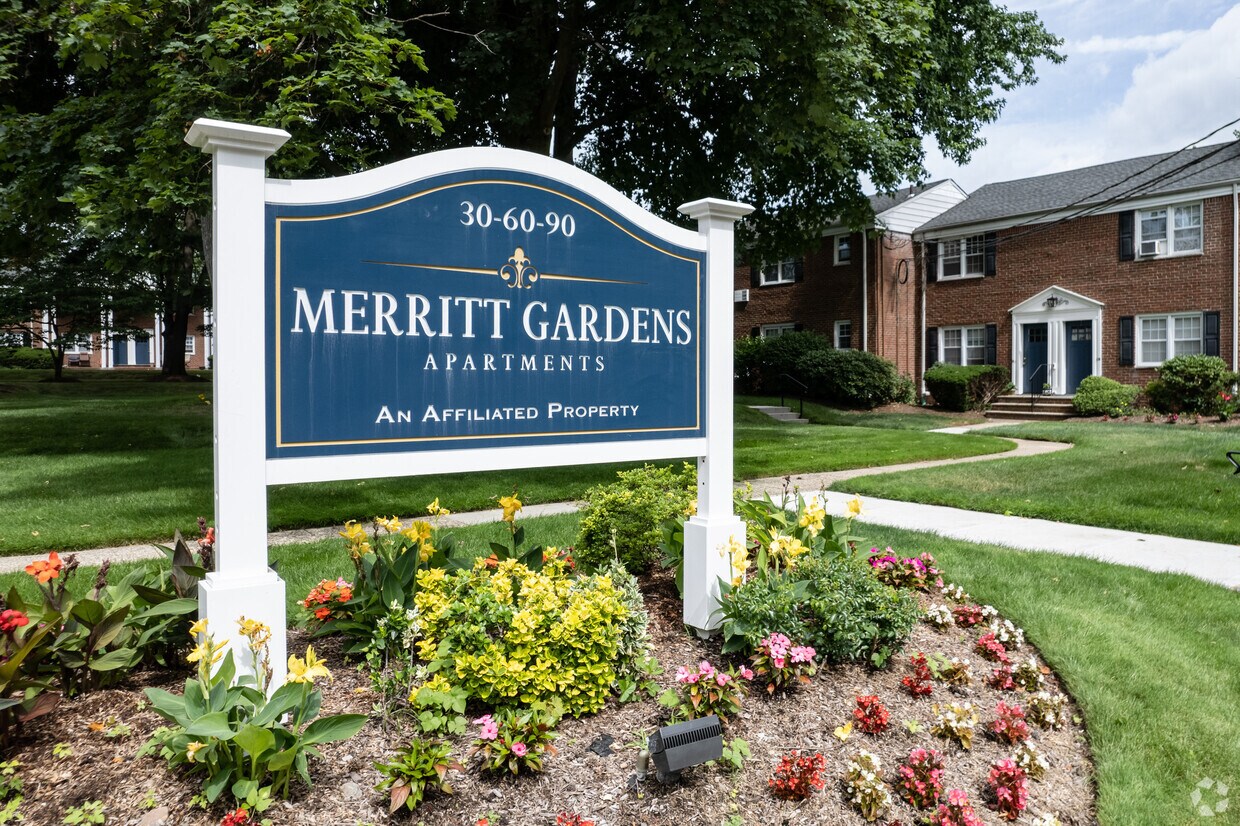 Merritt Gardens Apartments in Dumont, NJ