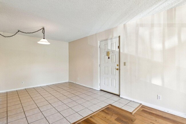Building Photo - 618 Sea Pine Way