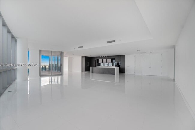 Foto del edificio - 851 NE 1st Ave