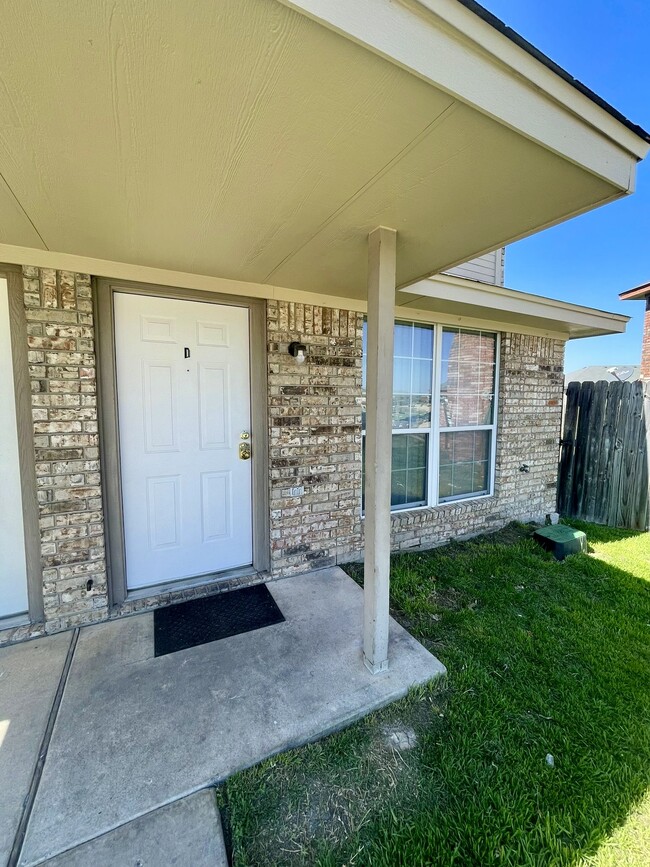 Building Photo - 4409 Abigail Dr