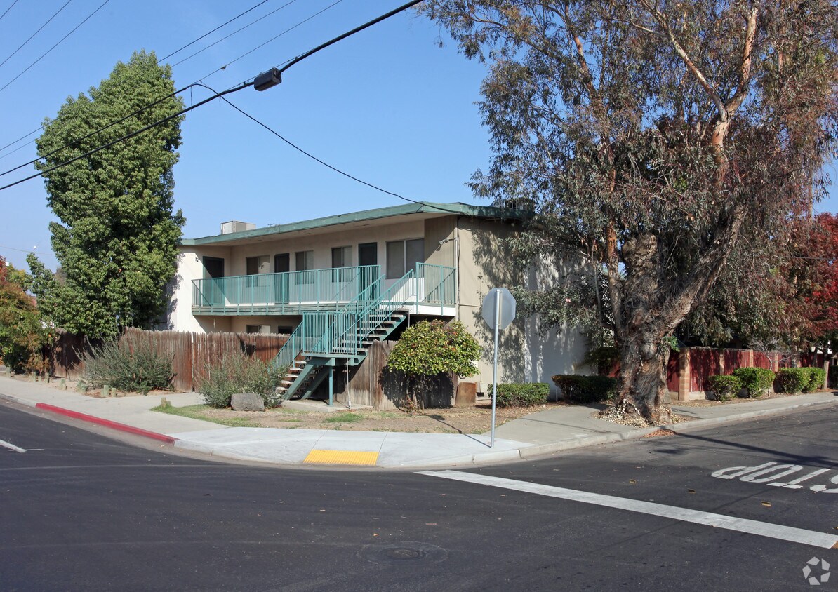 100 E Cortner St, Hanford, CA 93230 Apartments in Hanford, CA
