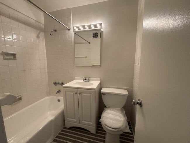 Foto del edificio - 218 E 50th St