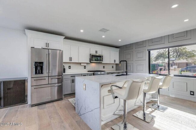 Foto del edificio - 8216 E Lewis Ave