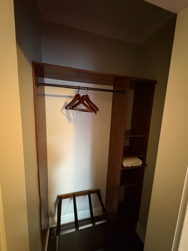 Foto del edificio - 3049 N Leavitt St