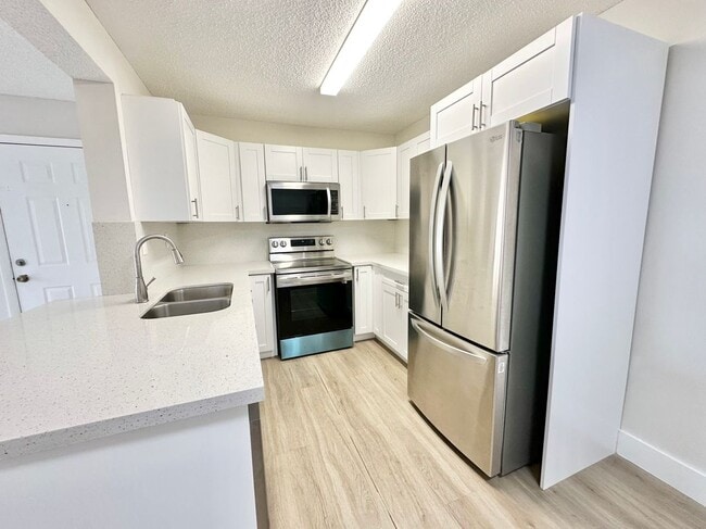 Foto del edificio - 251 Palm Cir W