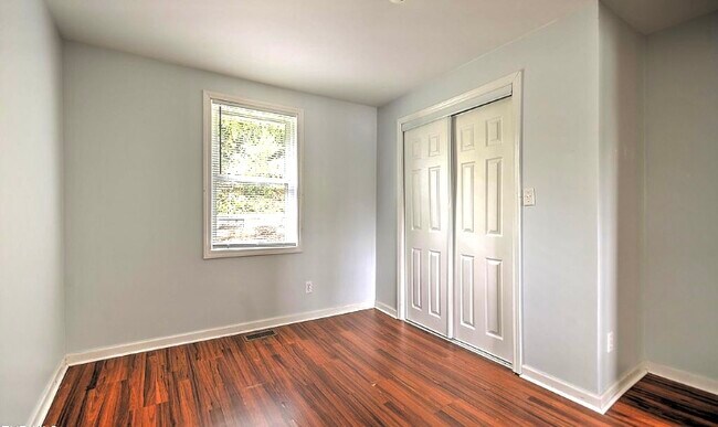 Foto del edificio - 1744 McGee St
