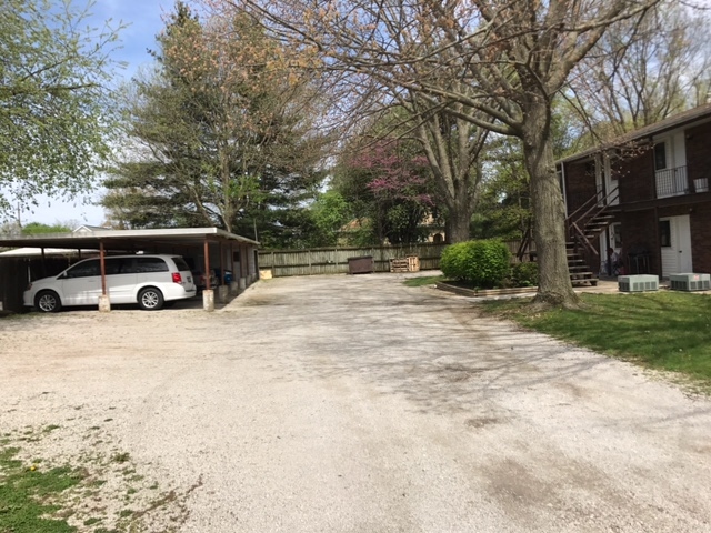 side view of carport - 801 N Madison St