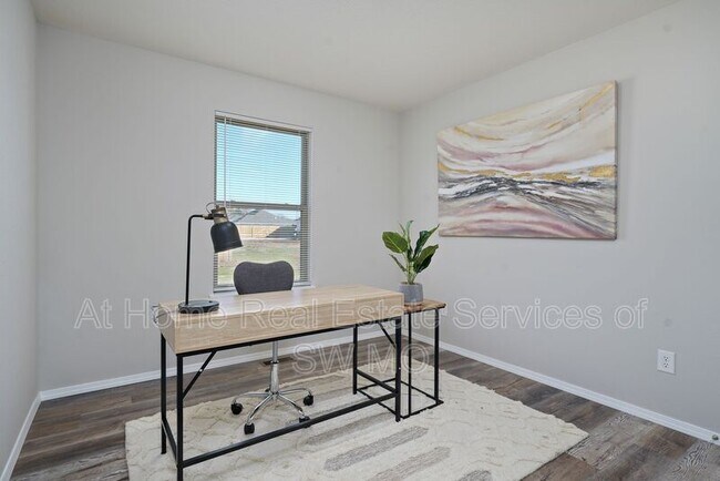 Foto del edificio - 220 W Canterbury Ln