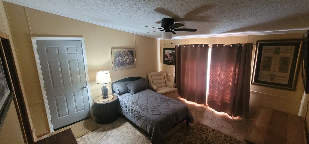 956 New Hutchinson Mill Rd Unit 2, Lagrange, GA 30240 Apartments in