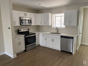 Building Photo - 3057 N 24th Ln
