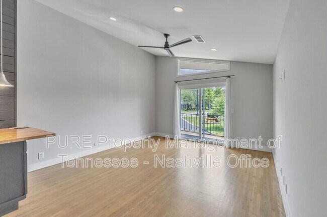 Foto del edificio - 613 Hillsboro Rd