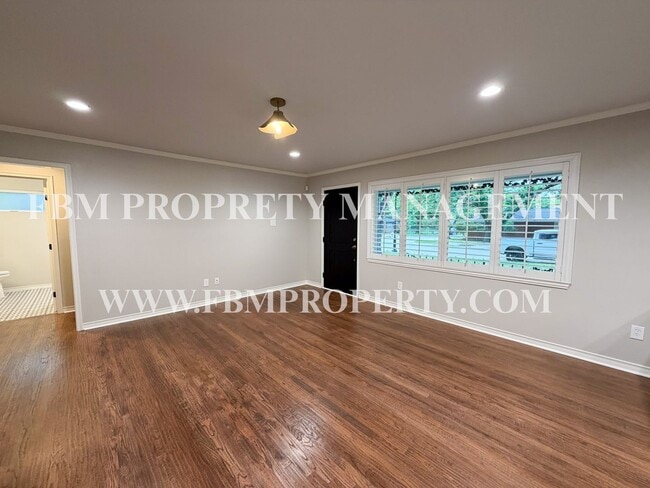Building Photo - 113 Monticello Dr