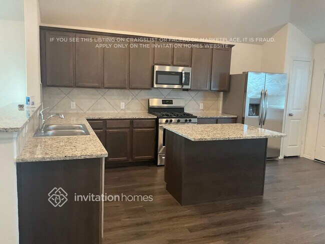 Foto del edificio - 445 Pecan Landing Ln