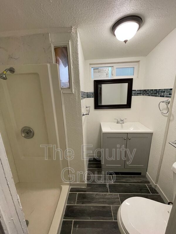 Building Photo - 14050 Locust St